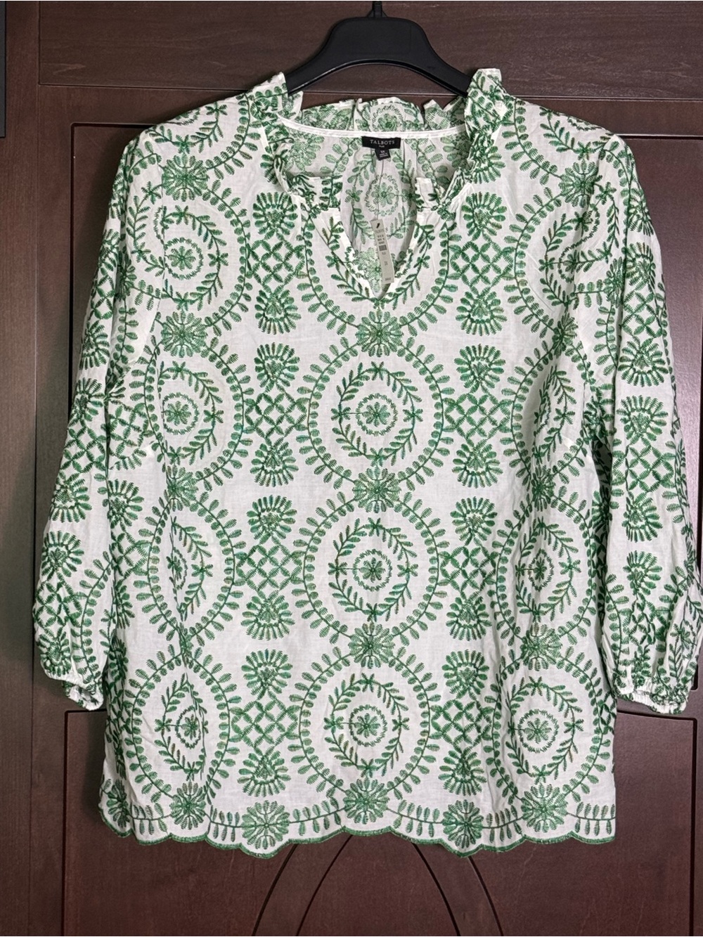 Talbots White with Green Embroidered Medallions Blouse. Plus Size NWT - Picture 2 of 9